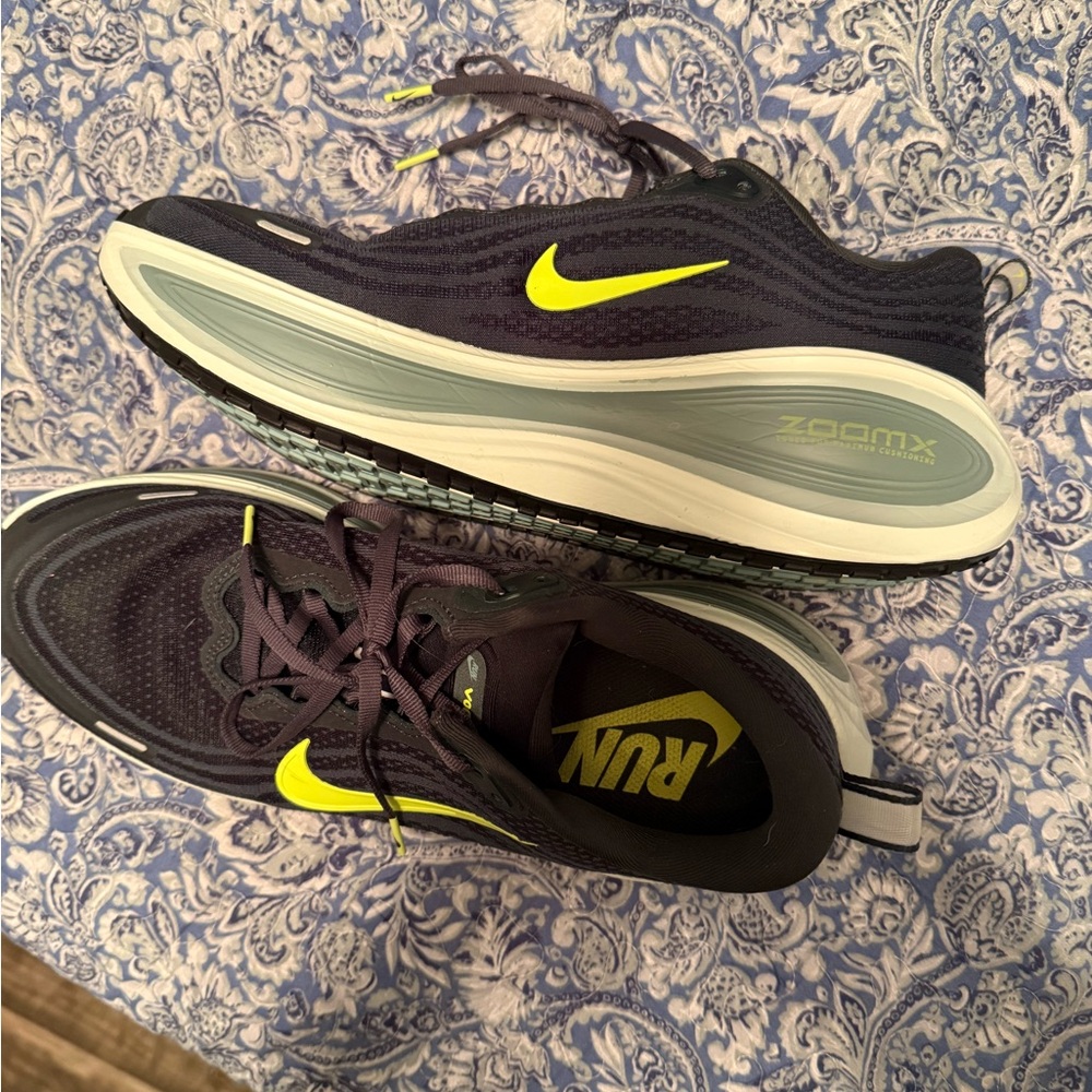 Nike Vomero Plus brand new!
